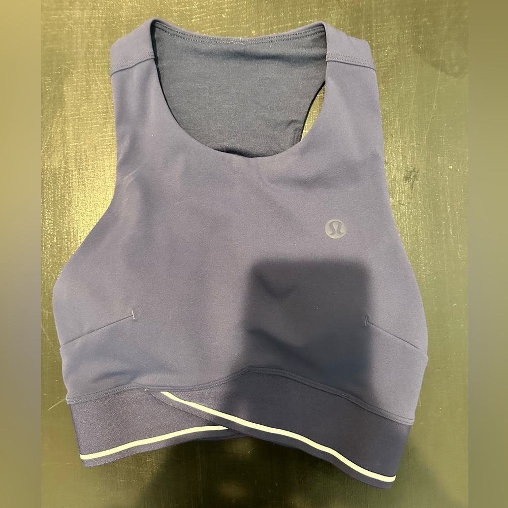 Lululemon criss cross sports bra